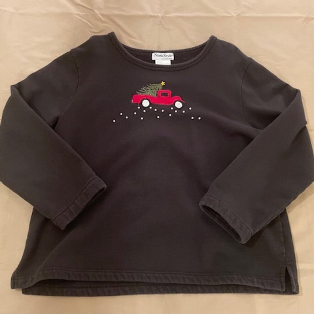 Black sweatshirt with red truck, tree and pearly beads for snow XL/TG